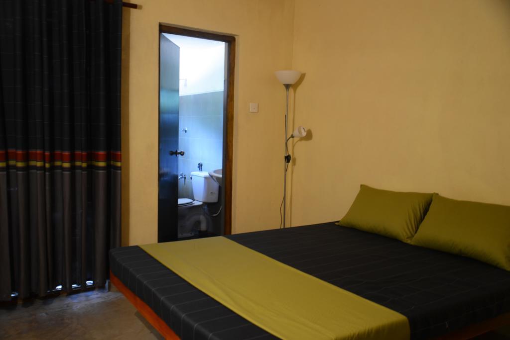 أونا واتونا Jungle Beach Hostel الغرفة الصورة